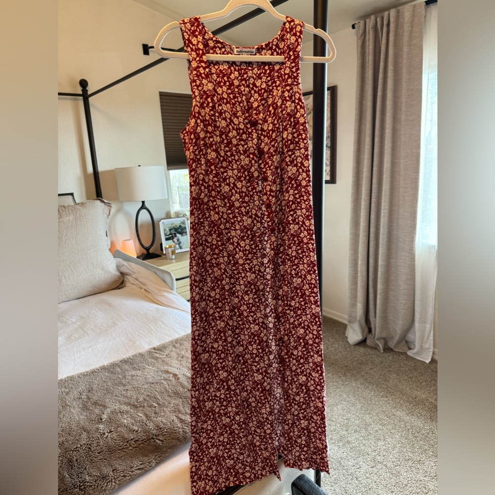 Size 8 fits like a s/m reformation